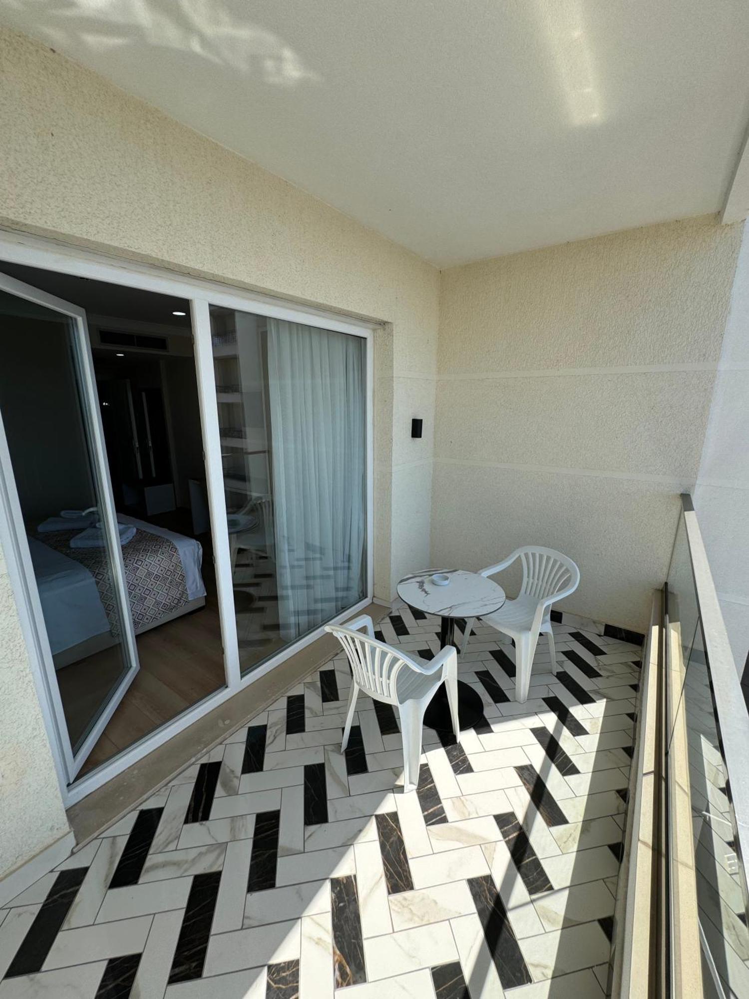 Hotel Britania Vlorë Kamer foto
