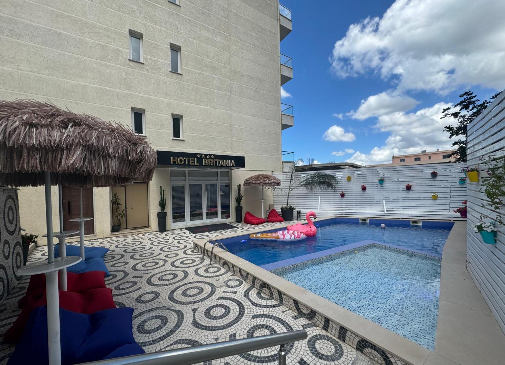 Hotel Britania Vlorë Buitenkant foto
