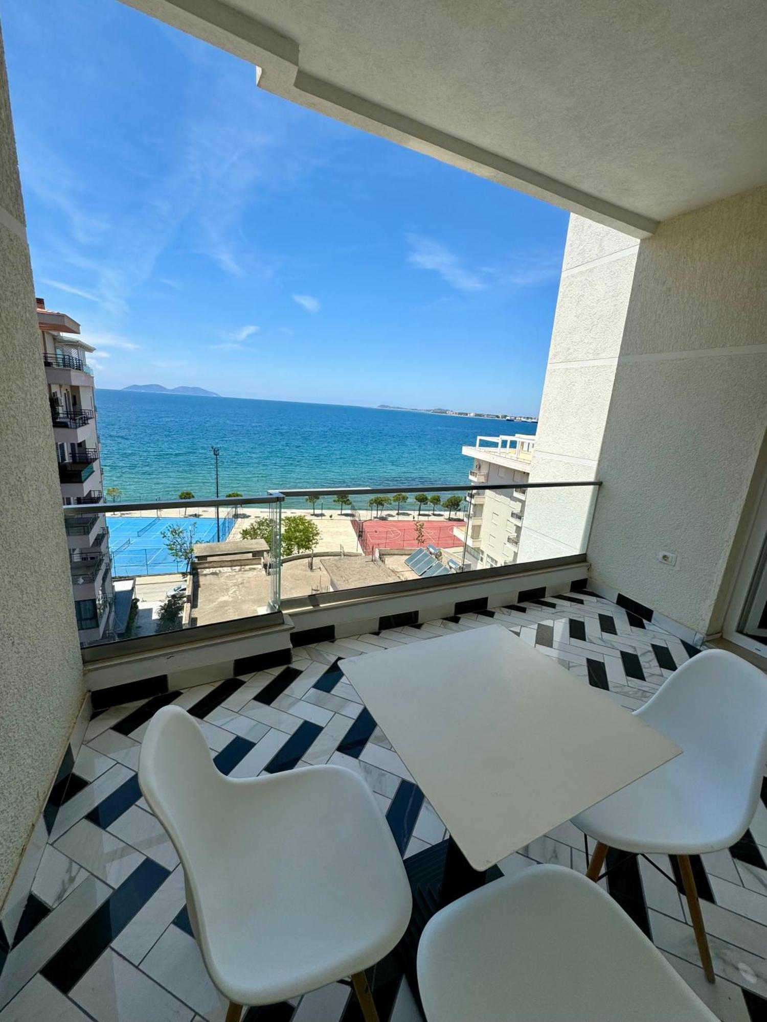 Hotel Britania Vlorë Buitenkant foto