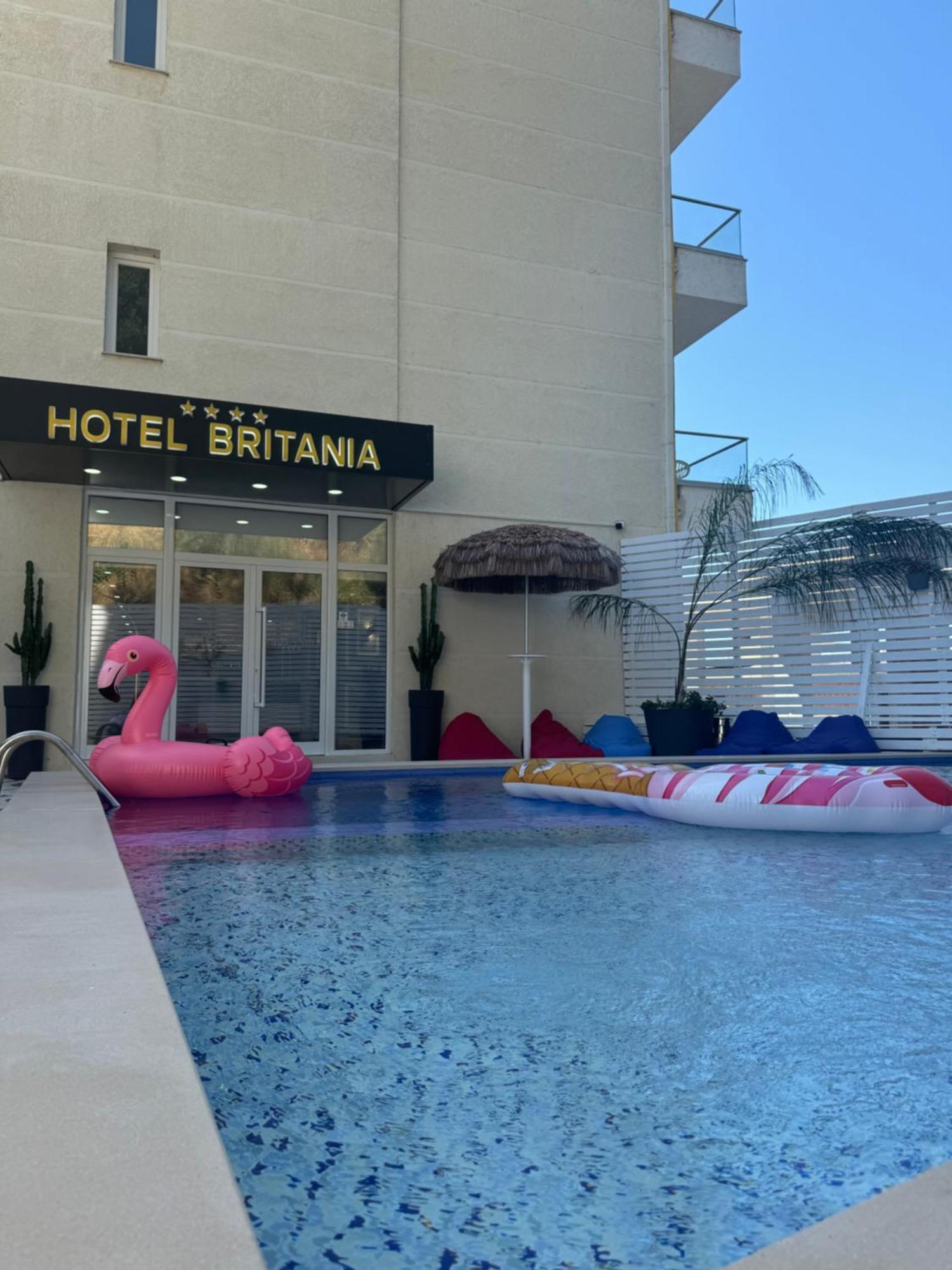 Hotel Britania Vlorë Buitenkant foto