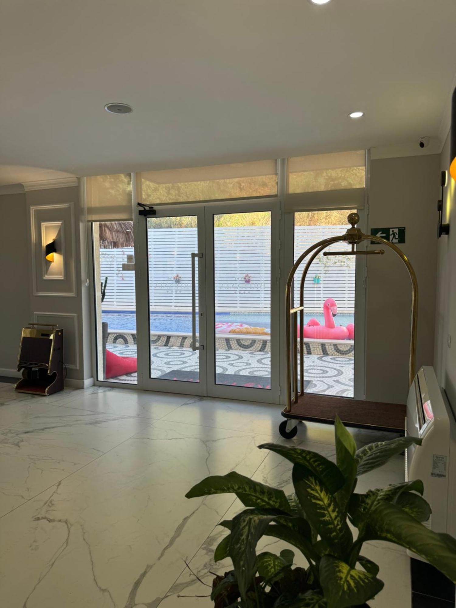 Hotel Britania Vlorë Buitenkant foto